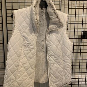 Weatherproof garment co. Women’s reversible gilet size L. White. EUC